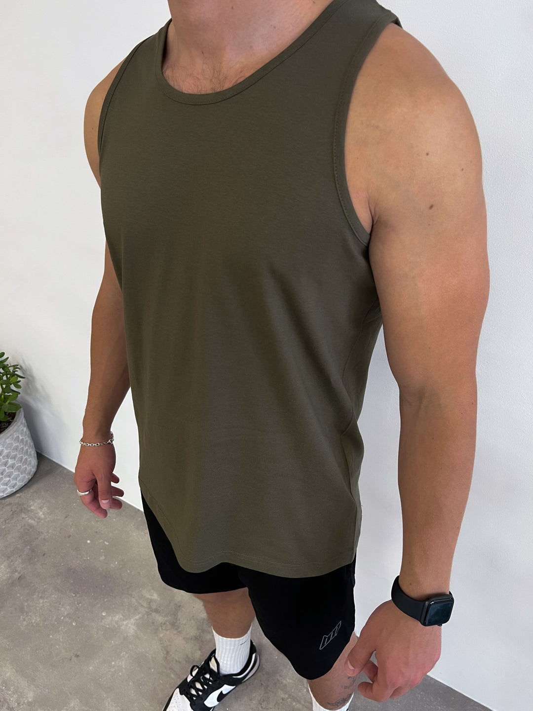 Mens essential Tank Top Army Green